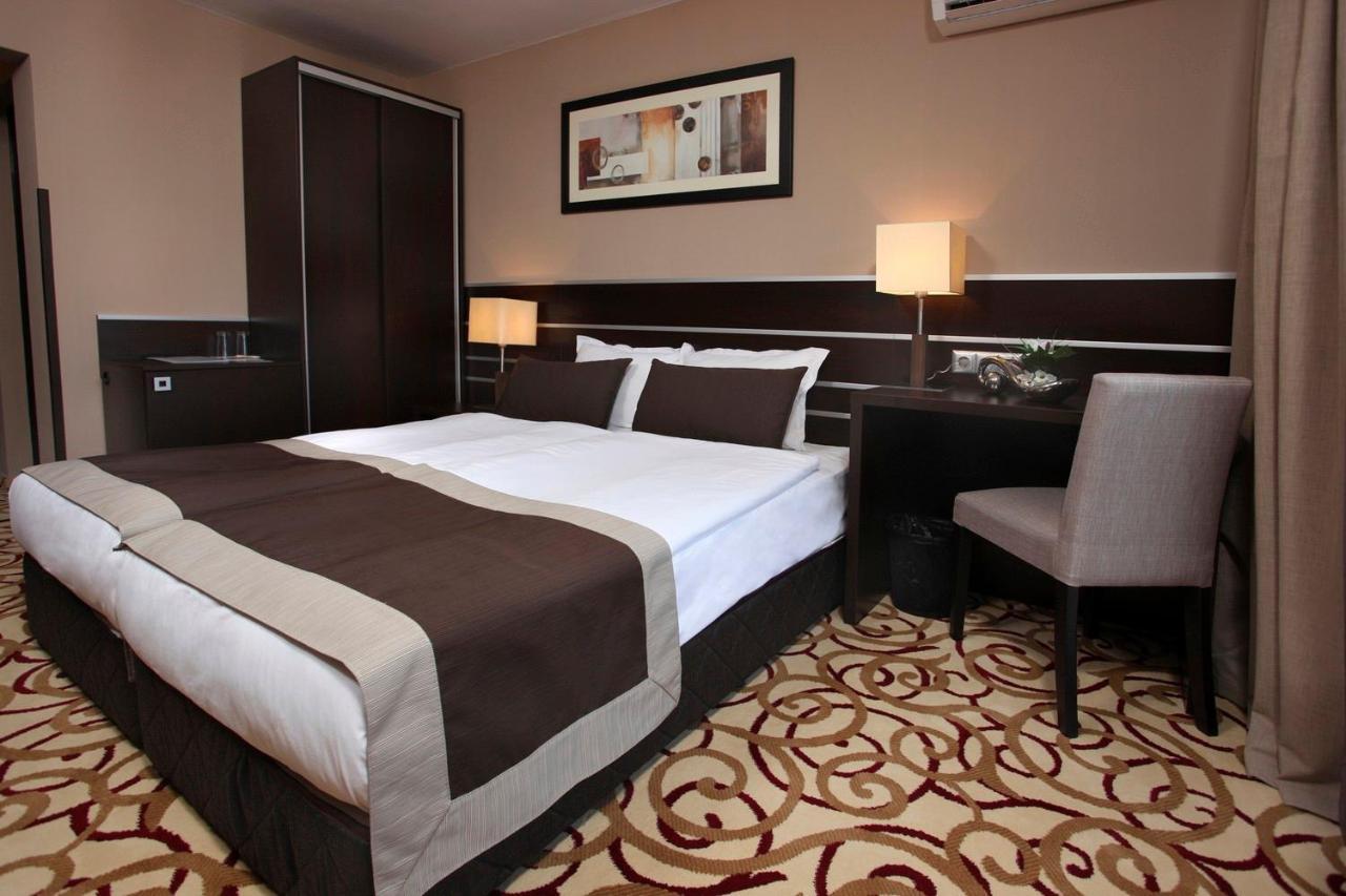 платинум хотел&казино 4*